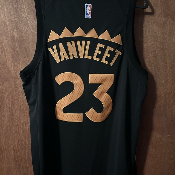 Toronto Raptors jersey. - Picture 2 of 2